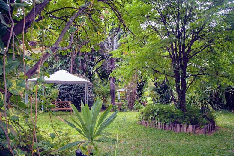 Lush Gardens Apartment 2