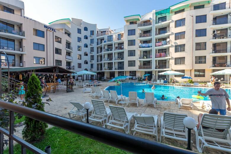 Aparthotel Quiet One Bedroom Apartment With Kitchenette In Avalon Complex