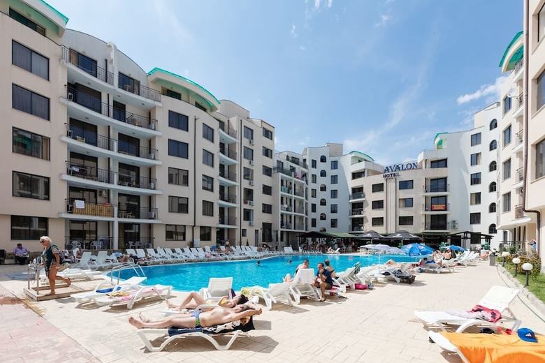 Aparthotel Lovely Studio With Kitchenette & Balcony In Avalon Complex