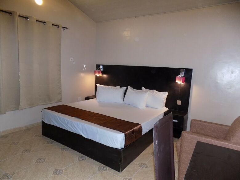 Posh Apartments Bussiness Hotel