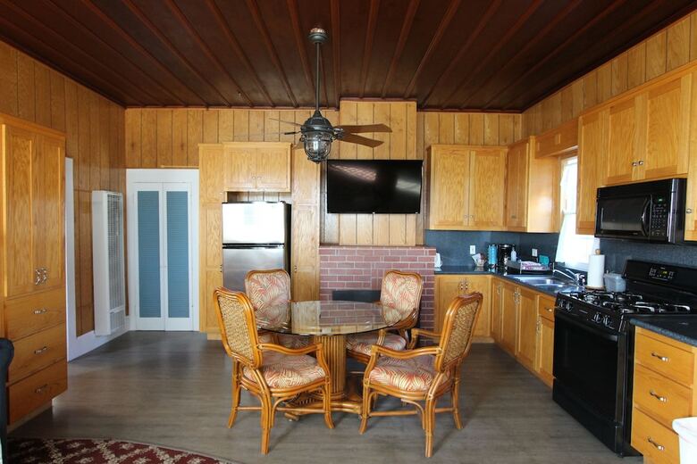 Hotel Edgewater Beach Inn And Suites