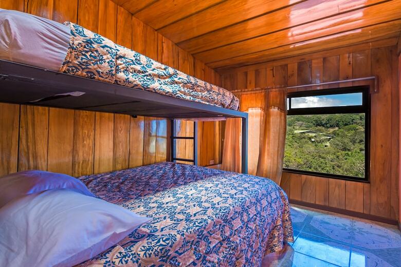 Hostal Que Tuanis Hostel Monteverde