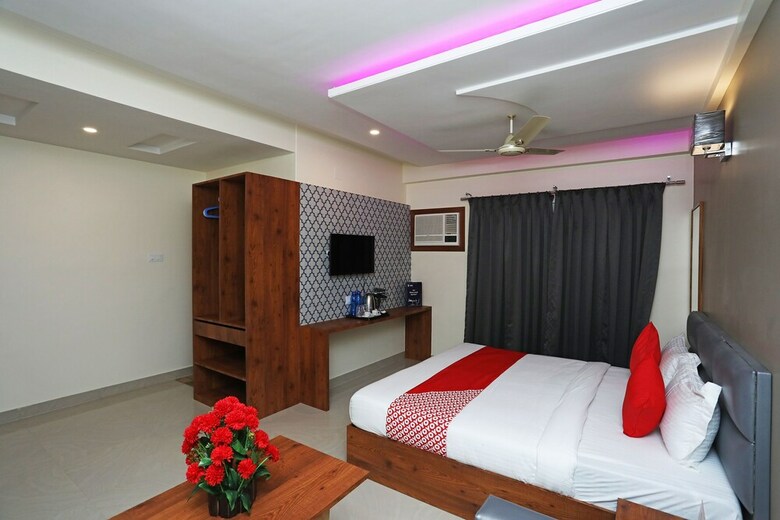 Hotel Oyo 28757 Pikus Inn