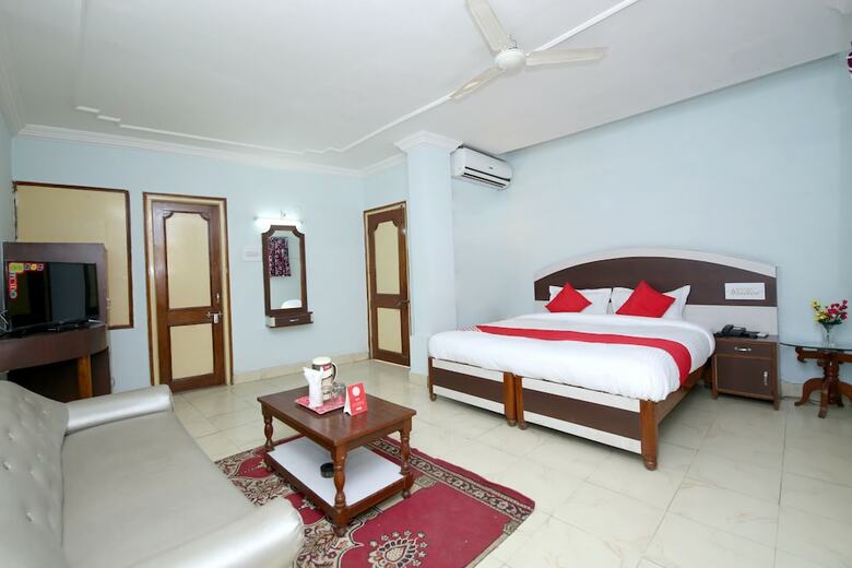 Hotel Oyo 26453 Raja