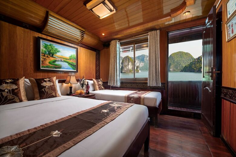 Cozy Bay Cruise