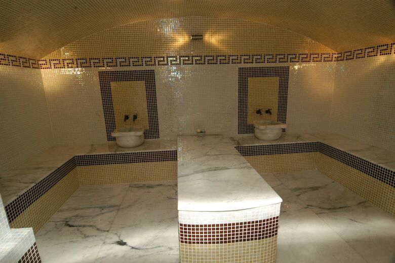 Manhattan Hotel & Restaurant