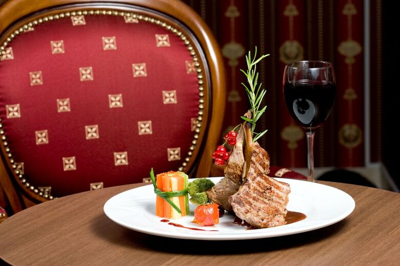 Manhattan Hotel & Restaurant