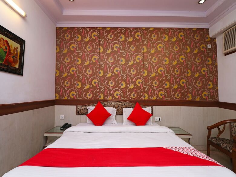 Oyo 29051 Hotel Solitaire & Restaurant