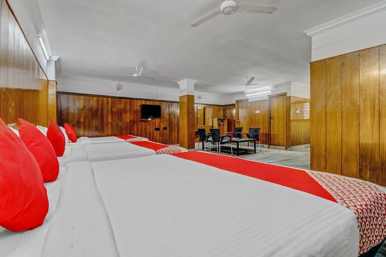 Hotel Oyo 19559 Pavithra Paradise