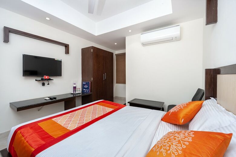 Hotel Oyo 19487 Hr Residency