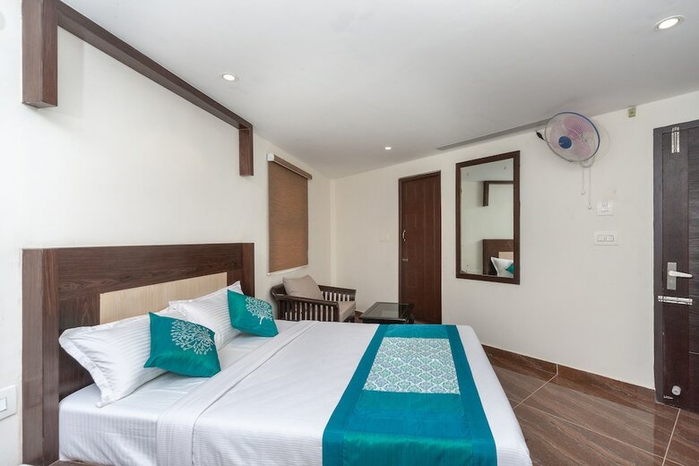 Hotel Oyo 19487 Hr Residency