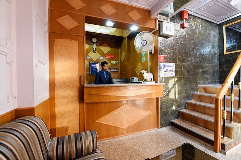 Oyo 15765 Hotel Eve