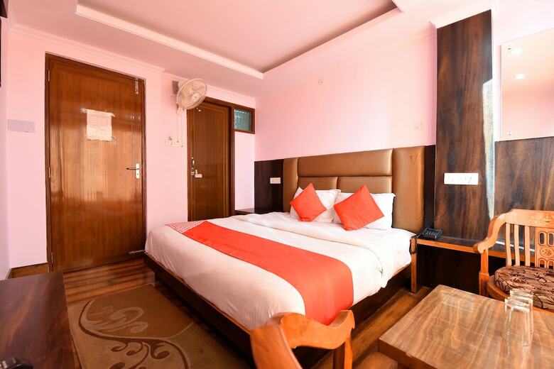 Oyo 15765 Hotel Eve
