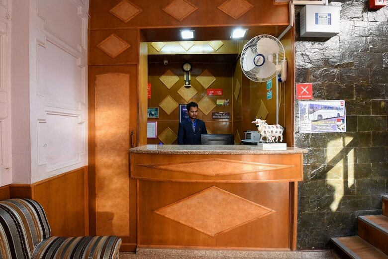 Oyo 15765 Hotel Eve