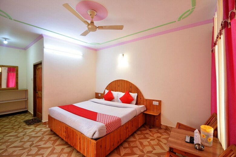 Oyo 7766 Hotel Thakur