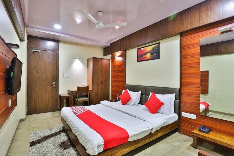 Oyo 25065 Hotel Shree Daan