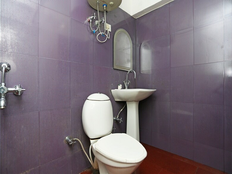 Oyo 18568 Ratan Hotel