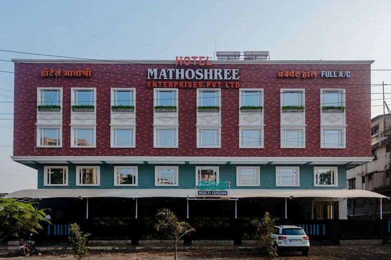 Capital O 28004 Hotel Mathoshree