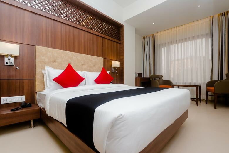 Capital O 28004 Hotel Mathoshree