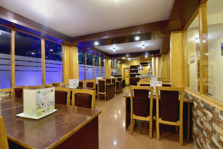 Oyo 19498 Hotel Tridev