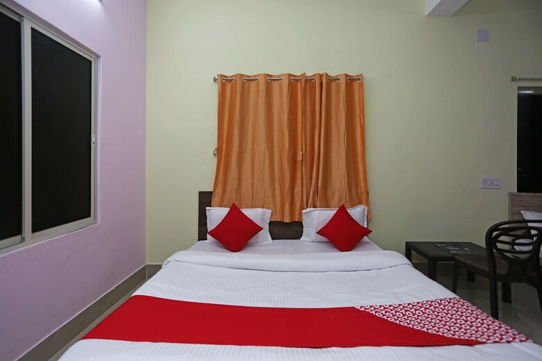 Oyo 27734 Hotel Savasi