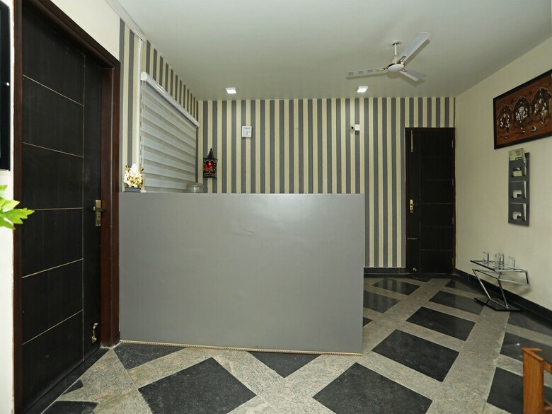 Hotel Oyo 26977 Royal Tulip
