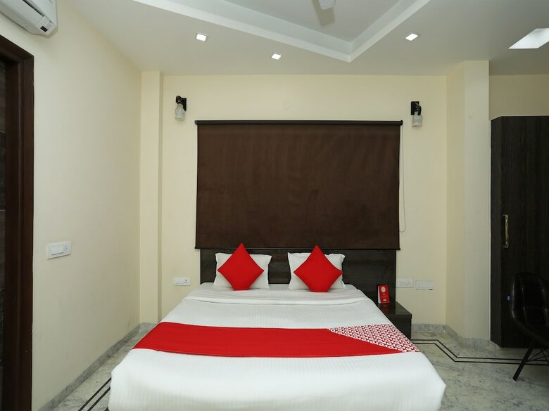Hotel Oyo 26977 Royal Tulip