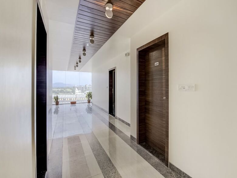 Oyo 28164 Hotel Shubham Inn
