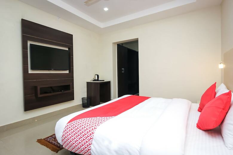 Hotel Oyo 28425 Dal Lake Resort