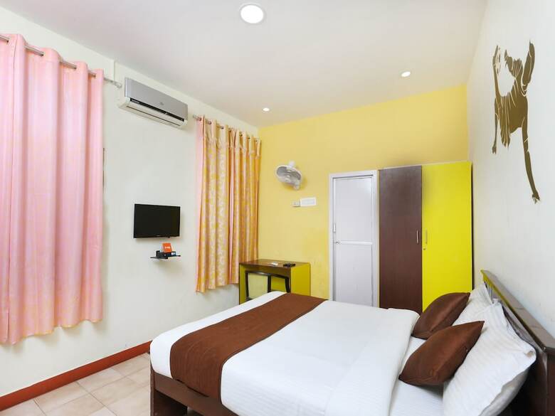 Hotel Oyo 7697 India Gate Par View