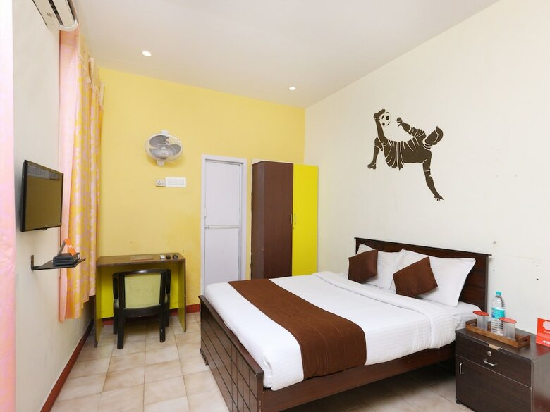 Hotel Oyo 7697 India Gate Par View