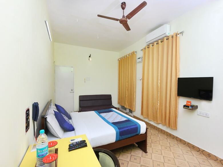 Hotel Oyo 7697 India Gate Par View