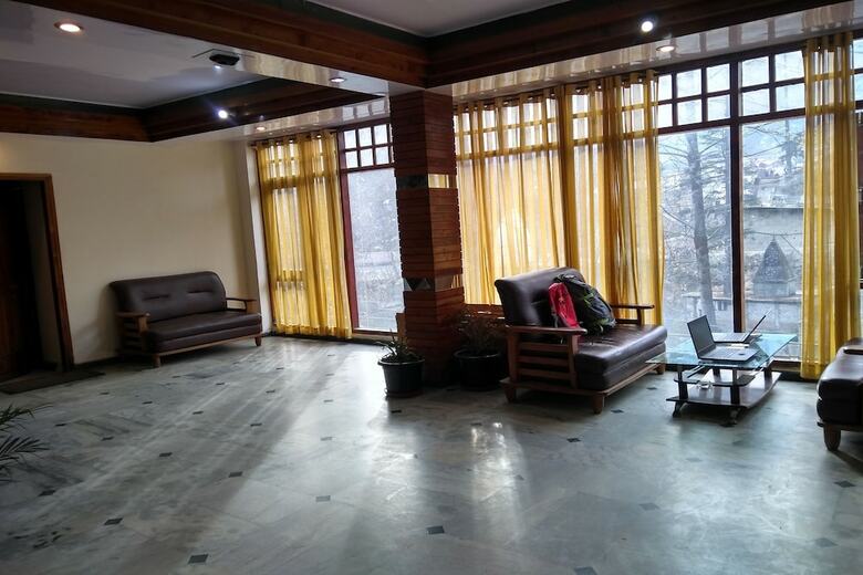 Oyo 23522 Hotel River View