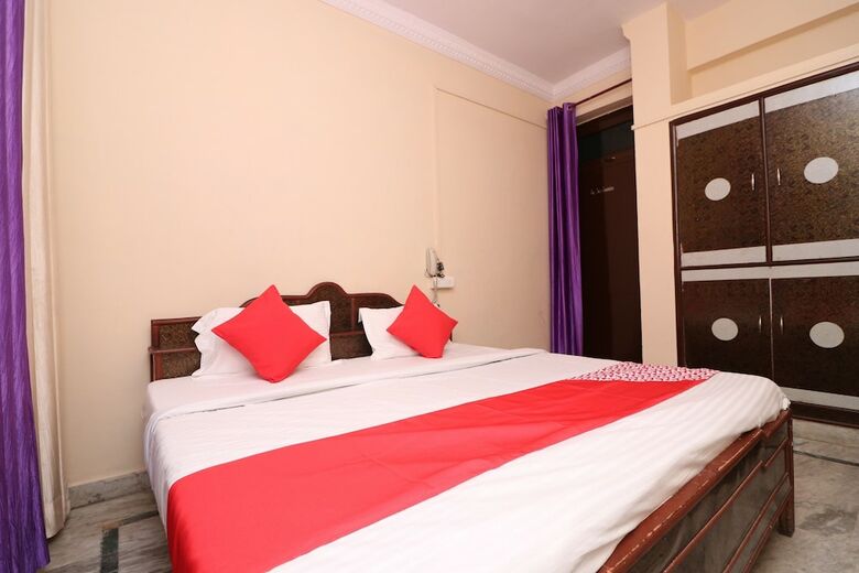 Oyo 26582 Hotel Kings