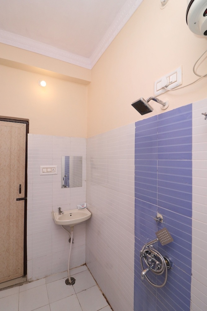 Oyo 26582 Hotel Kings