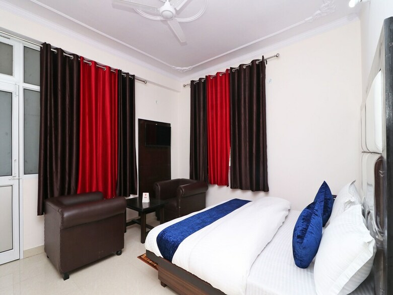 Oyo 13655 Hotel Benog Breeze