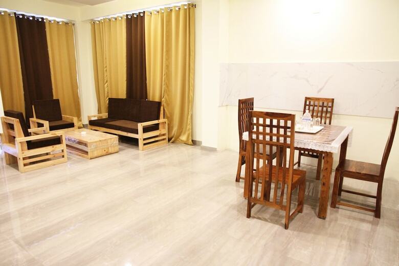 Hotel Oyo Home 22016 Hill View 2bhk