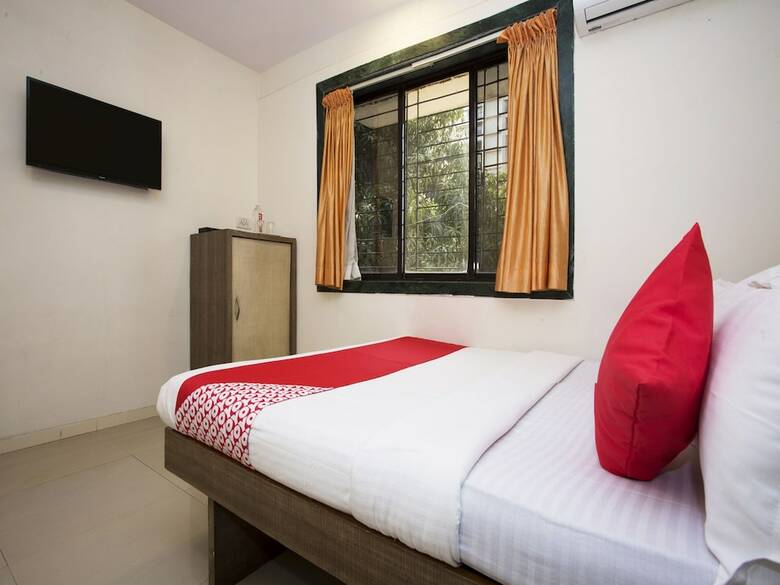 Oyo 27994 Hotel Royal Comfort