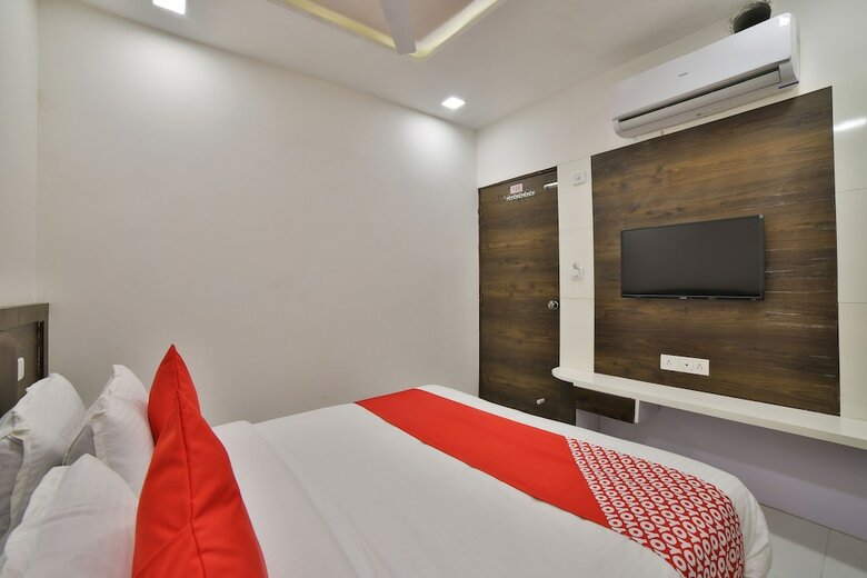 Oyo 27031 Hotel Maan Palace