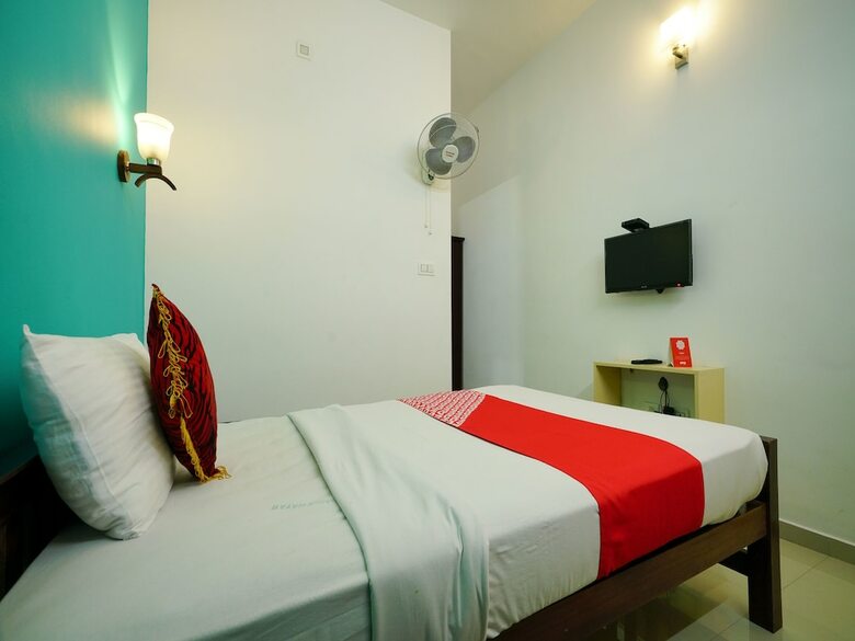Hotel Oyo 16617 Rayan Residency