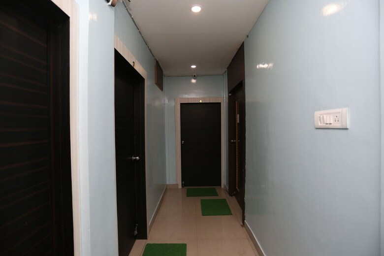 Oyo 27016 Hotel Sai Siddhi