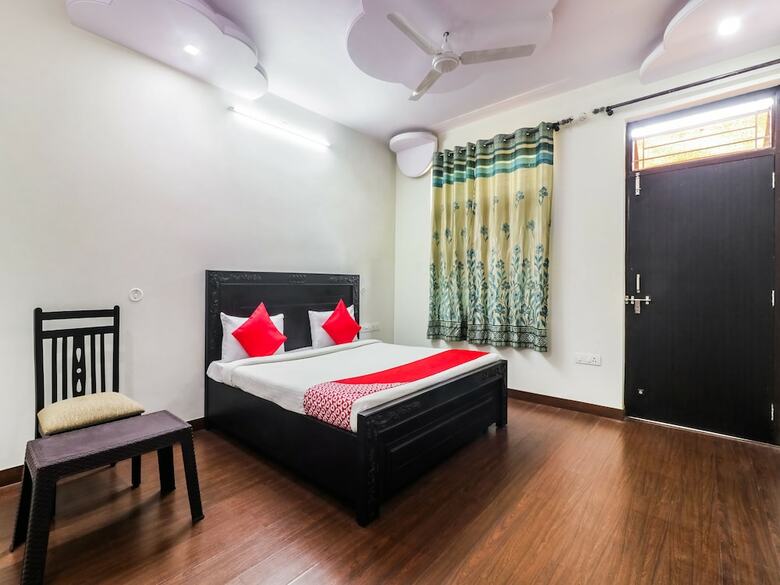 Hotel Oyo 26863 Raj Villa