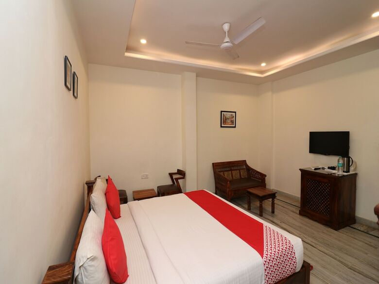 Oyo 27759 Hotel Rajputana
