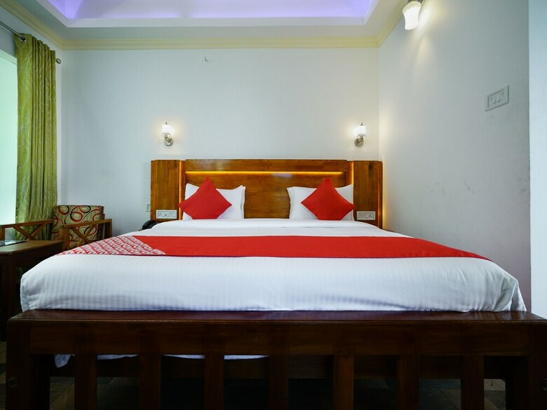 Hotel Oyo 14253 Lime Light Resort