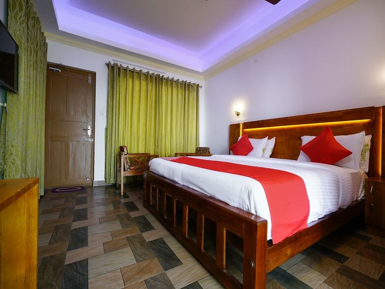Hotel Oyo 14253 Lime Light Resort