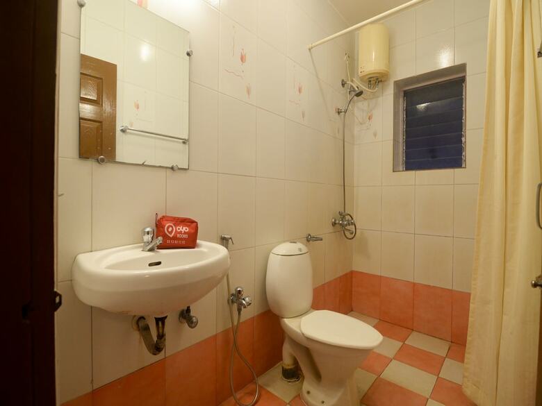 Oyo 16988 Hotel White Orchid