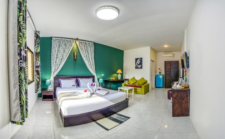 Hotel The Coconut Resort