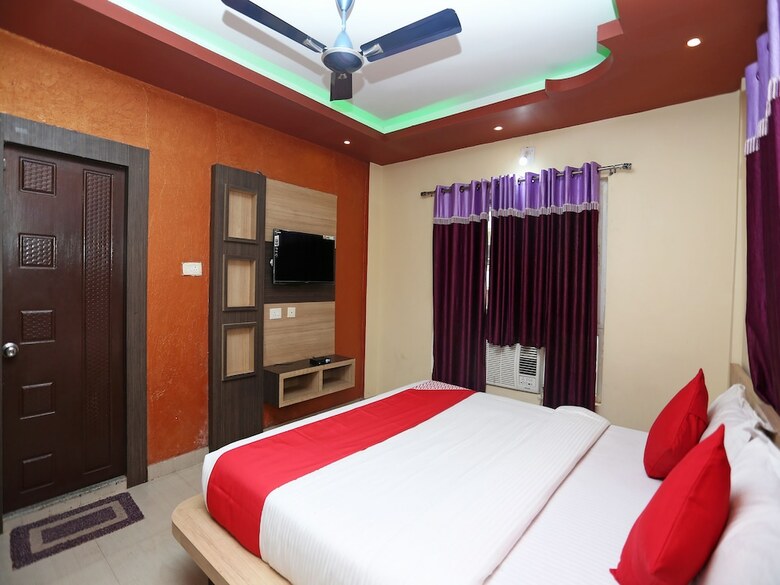 Hotel Oyo 26121 Red Stone Premium