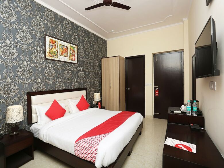 Hotel Oyo 23688 Corals Paradise