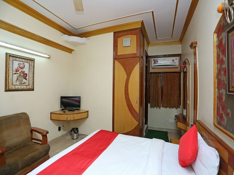 Oyo 26647 Minar Hotel